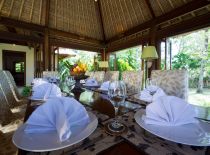 Villa Surya Damai, Dining Table